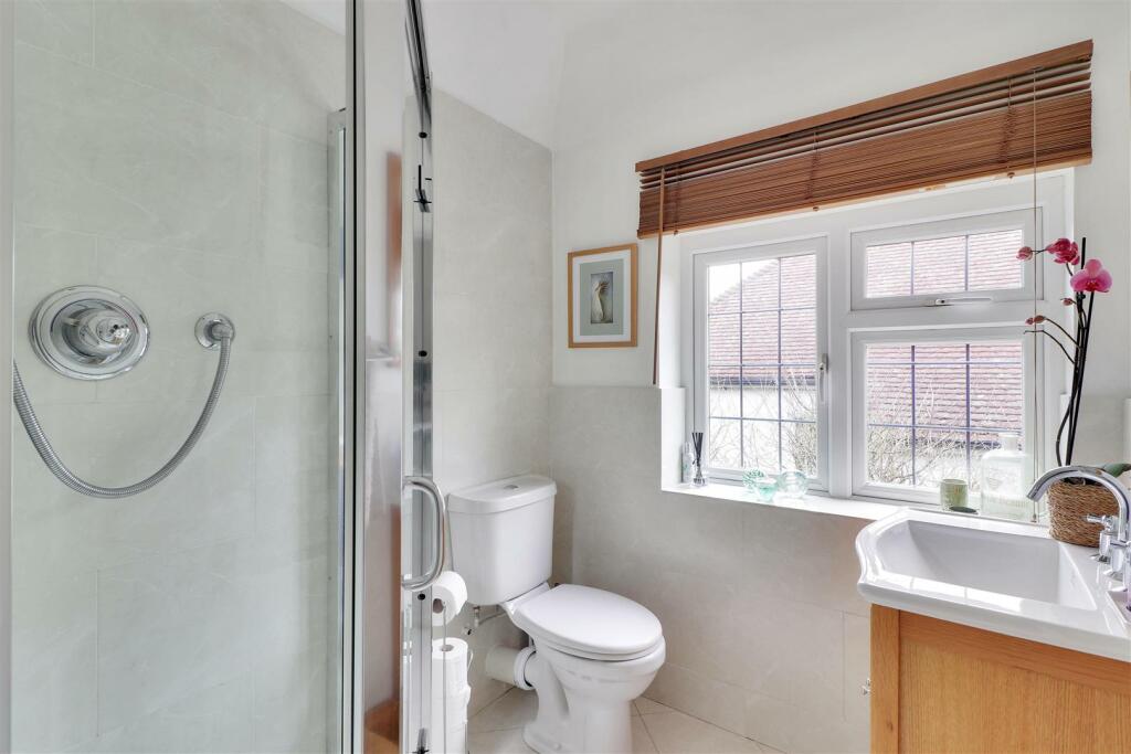Shower Room.jpg