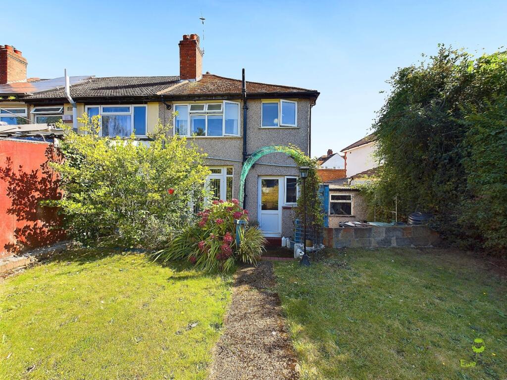 CAM04155G0-PR0015-STILL010