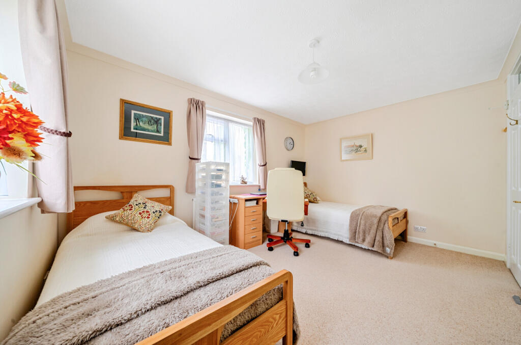 26-6818dd9374237-1286410-ARW-26