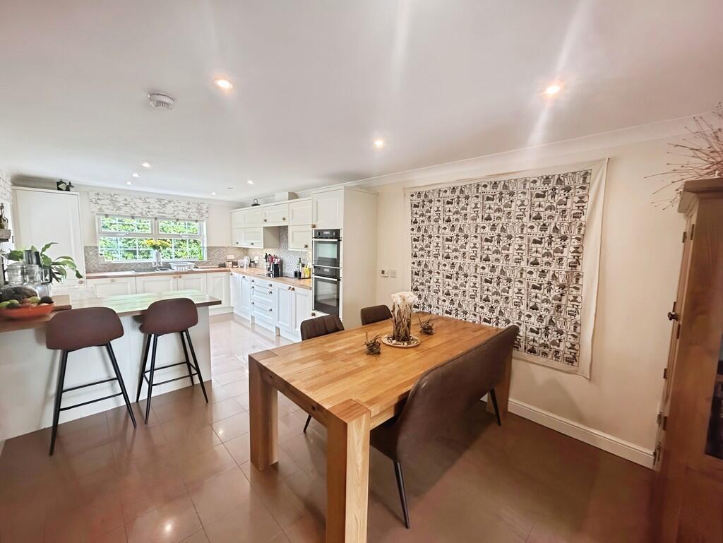 1d4eecaf-WhatsApp...