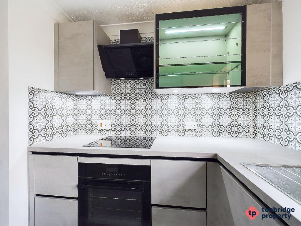 CAM03742G0-PR0019-STILL020