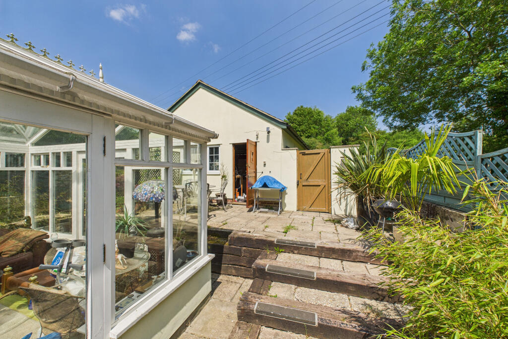 CAM05454G0-PR0011-STILL014