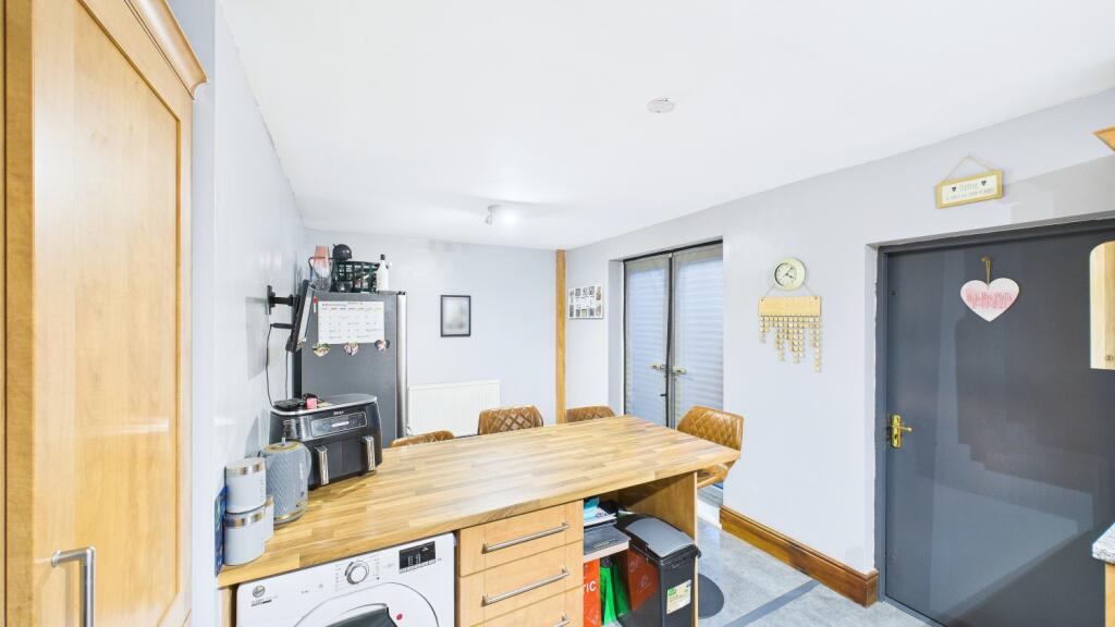 CAM03669G0-PR0038-STILL007