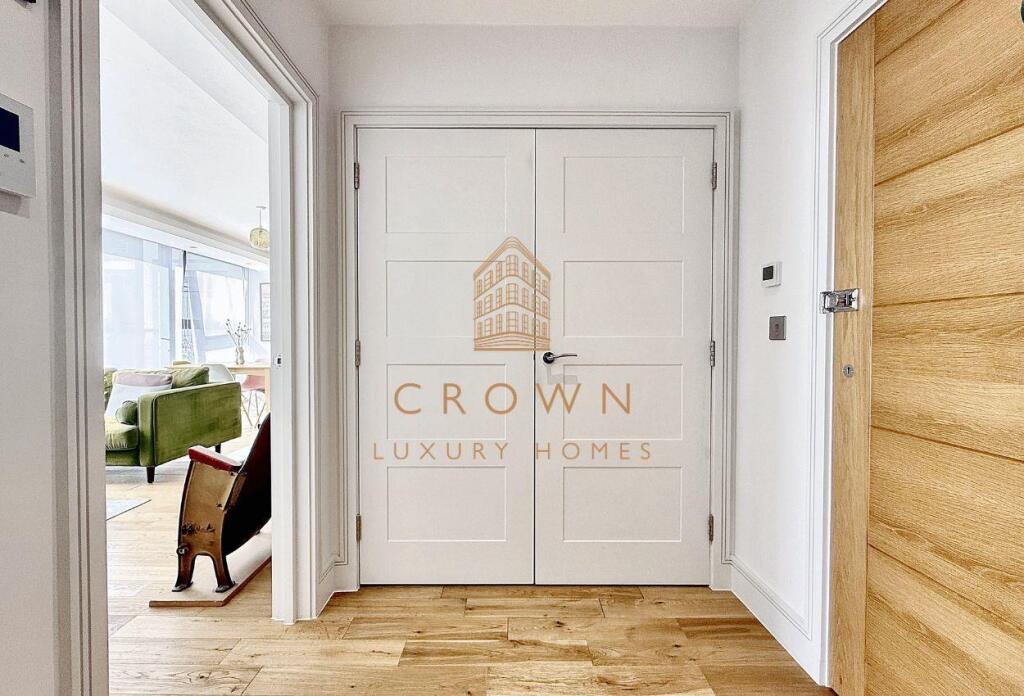 706 High Road, 1012.jpg