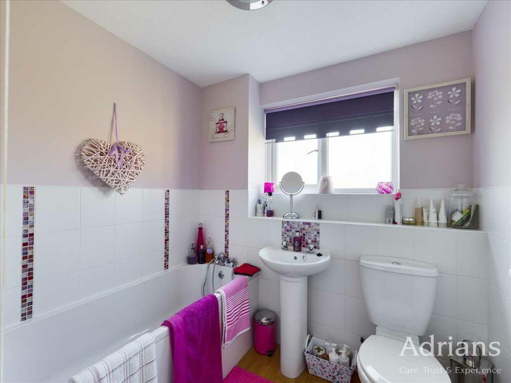 FAMILY BATHROOM
