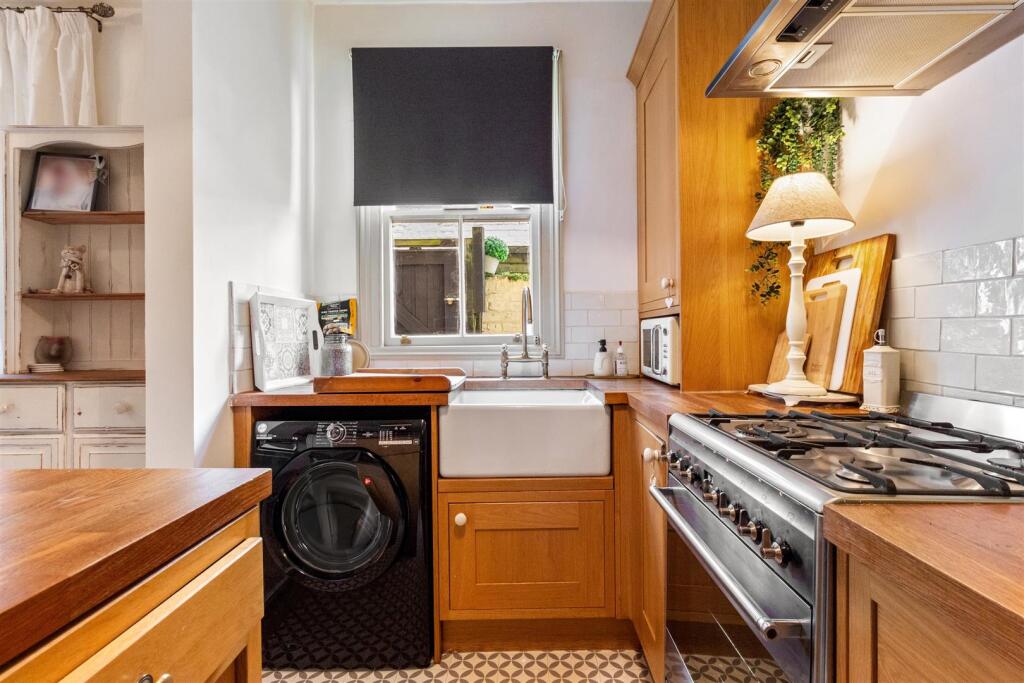 Harrow Road, 36-015.jpg