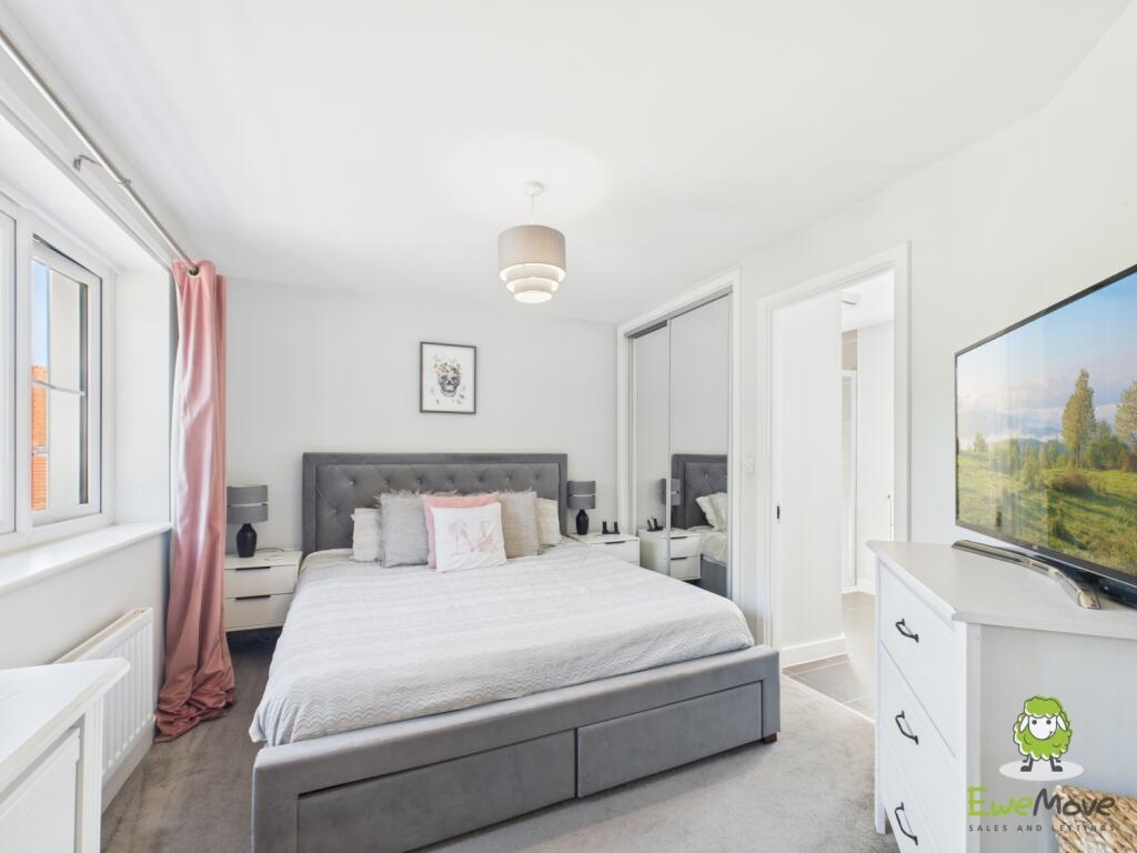 EweMove Estate Agents Basingstoke - Flagstone Cres