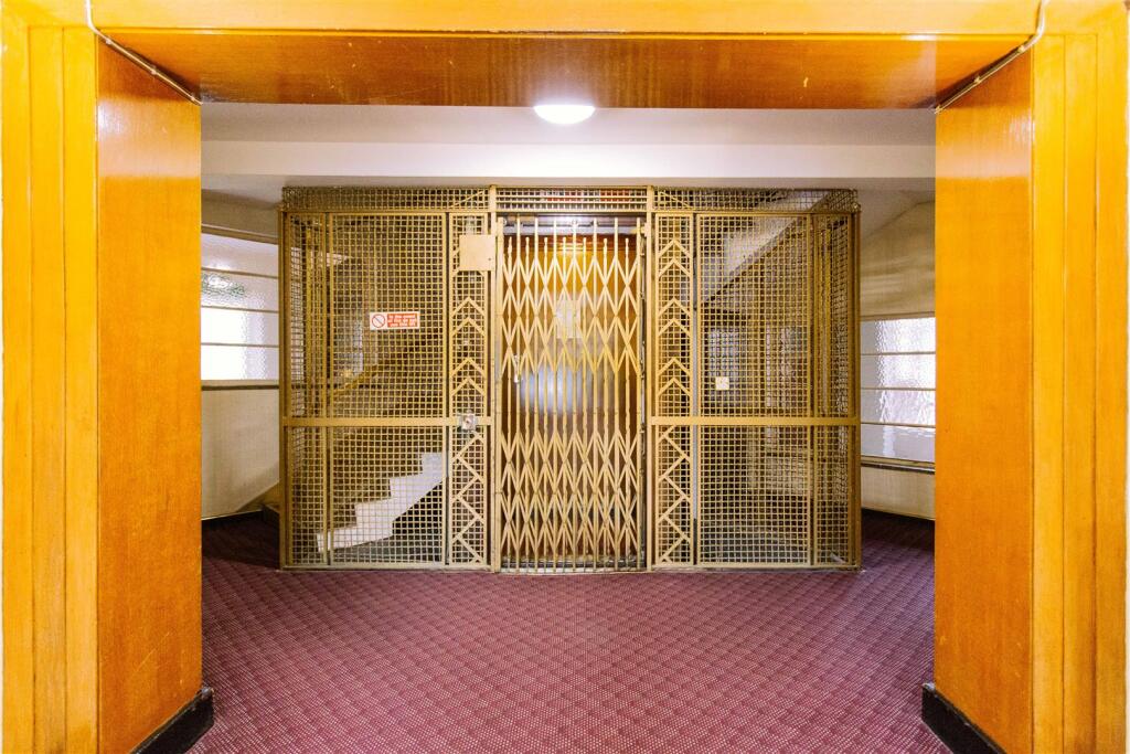 MB_pembroke hall_hendon_davies davies-34.jpg