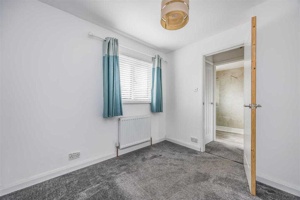 100 Fathoms Reach, Hayling Island-Small-PorticoMar