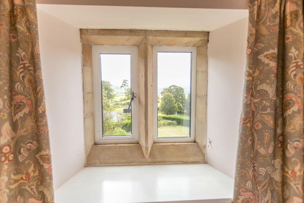 Mullion window