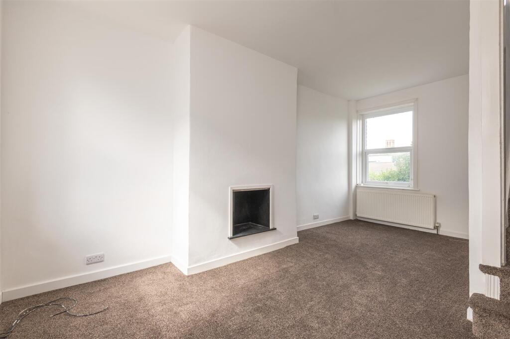 09 - 12A Eldroth Road HX1 3BA.jpg