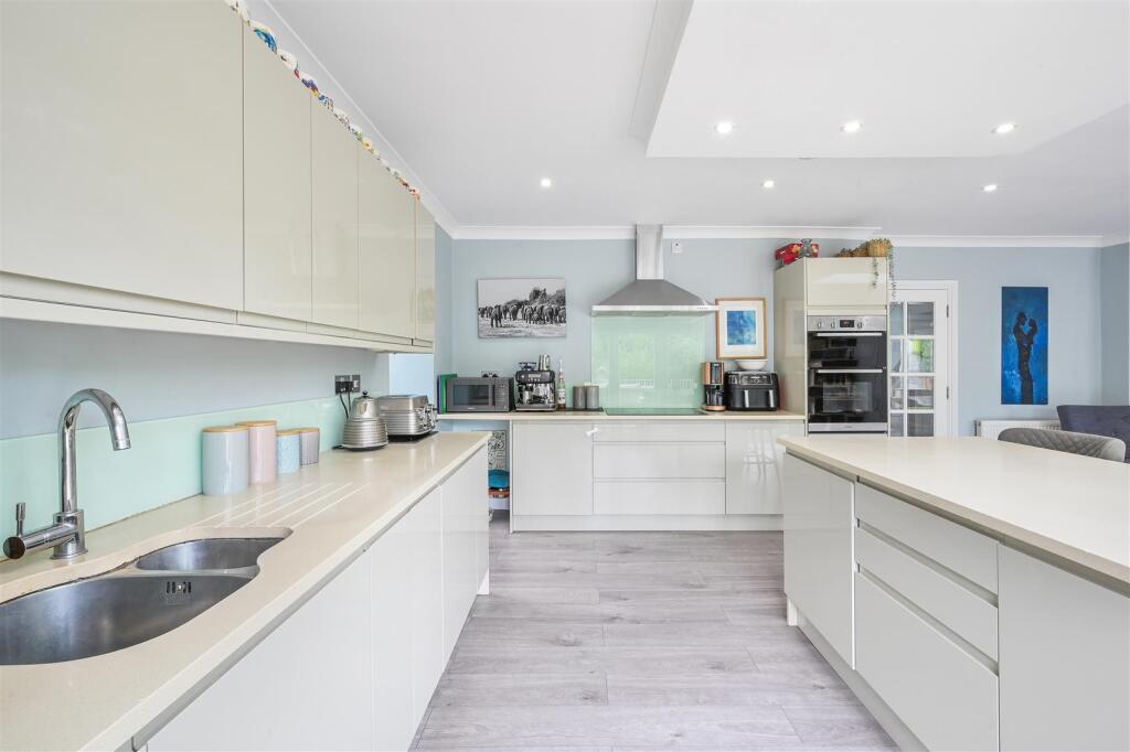 NORTH VIEW CRESCENT,  (3).jpg