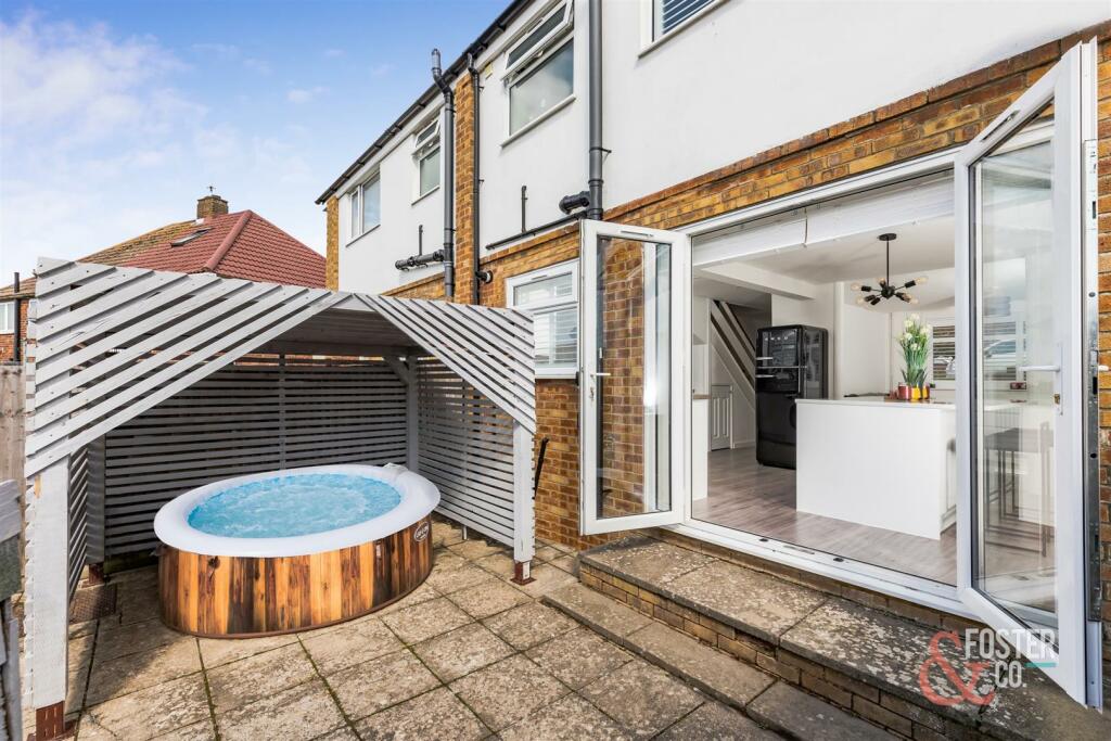 Donnington Road 30-21.JPG