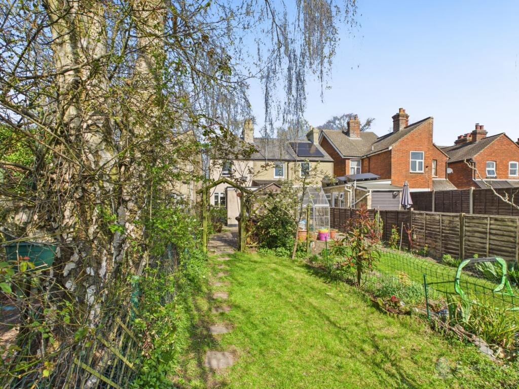 Garden- Mark Stephens EweMove Newmarket and Soham 