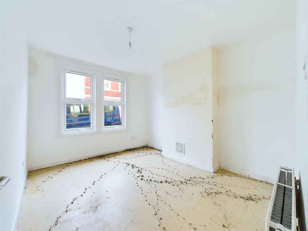 4 - 2 X 1-Bed Flats In St Werburghs.jpg