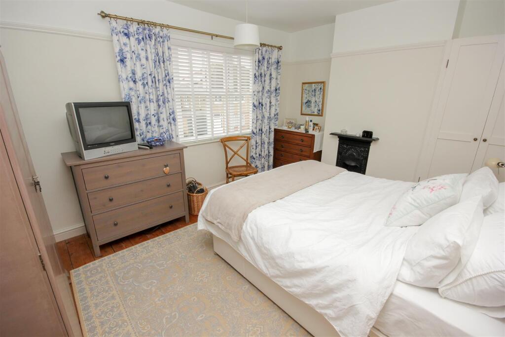 Master Bedroom.jpg