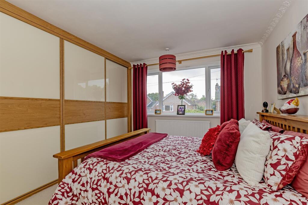 Bedroom 1-1.jpg