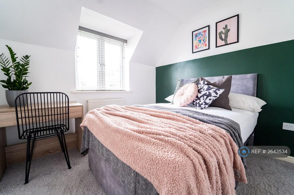 Bedroom 4 + Ensuite