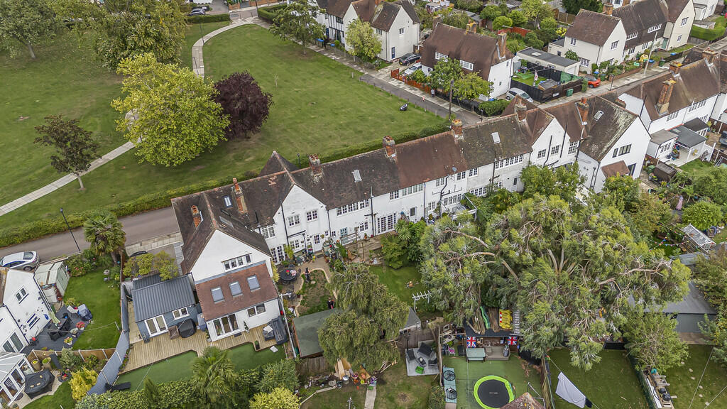 Lovelace Green (1...