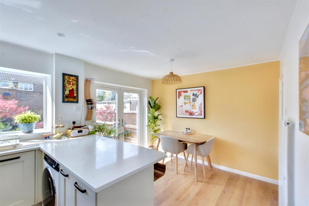 Kitchen_2.jpeg