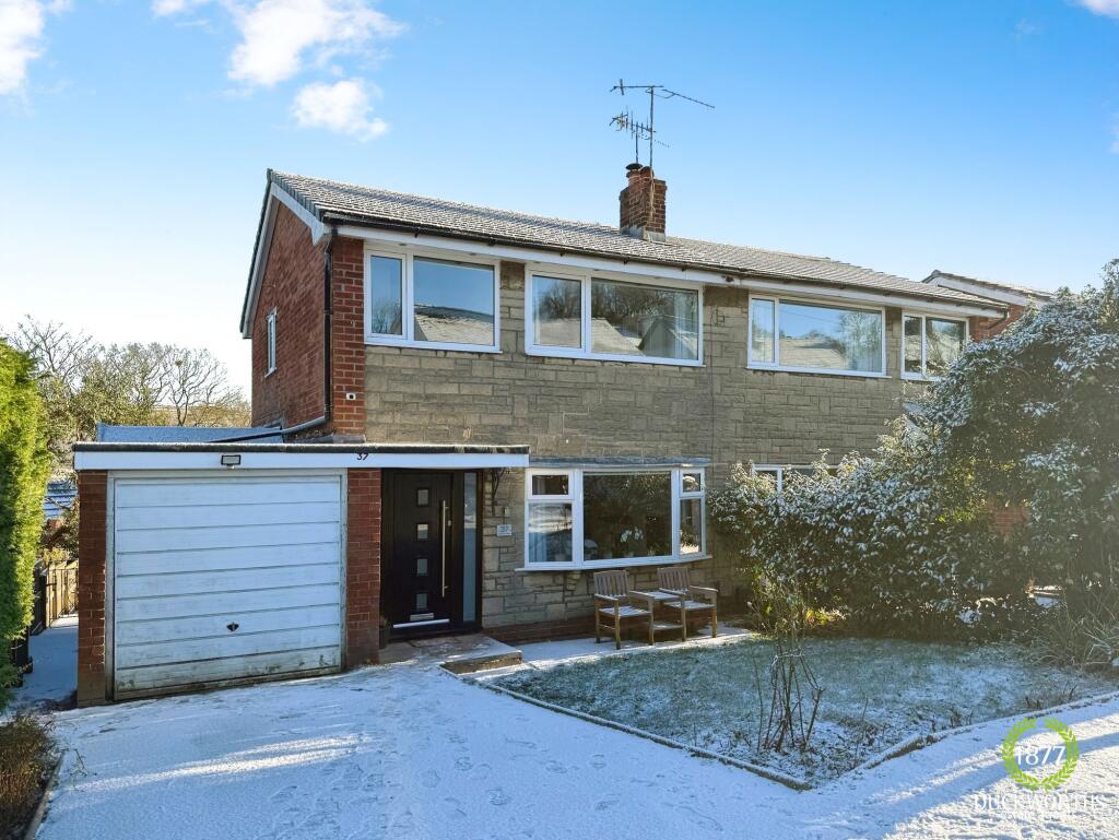 Oakwood Road, Accrington, BB5