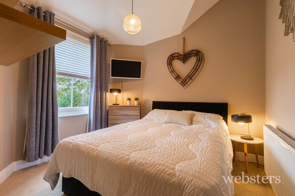 Bedroom / Study
