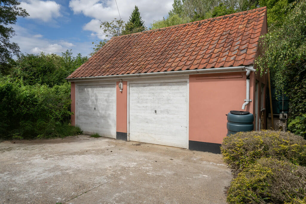 Double garage 