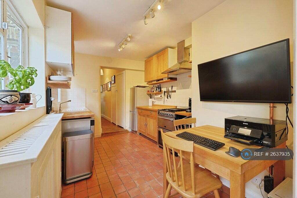 Breakfast Table/Office. Wash/Drier In Cupboard