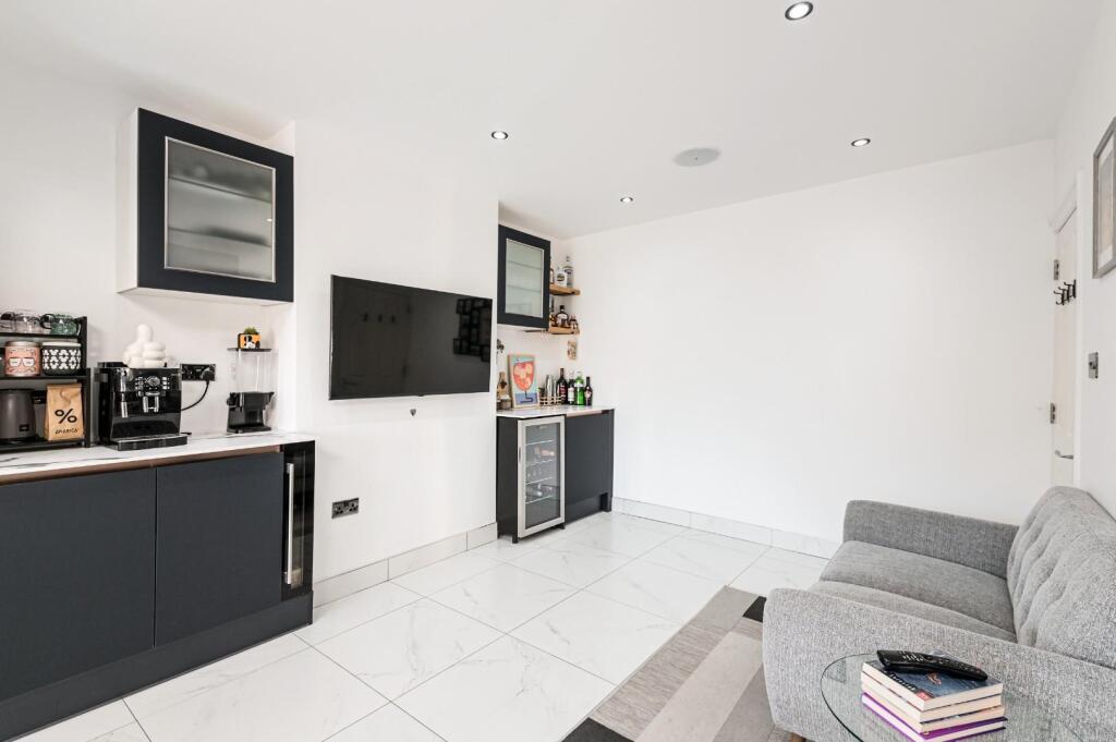 MATLOCK CRESENT (2).jpg