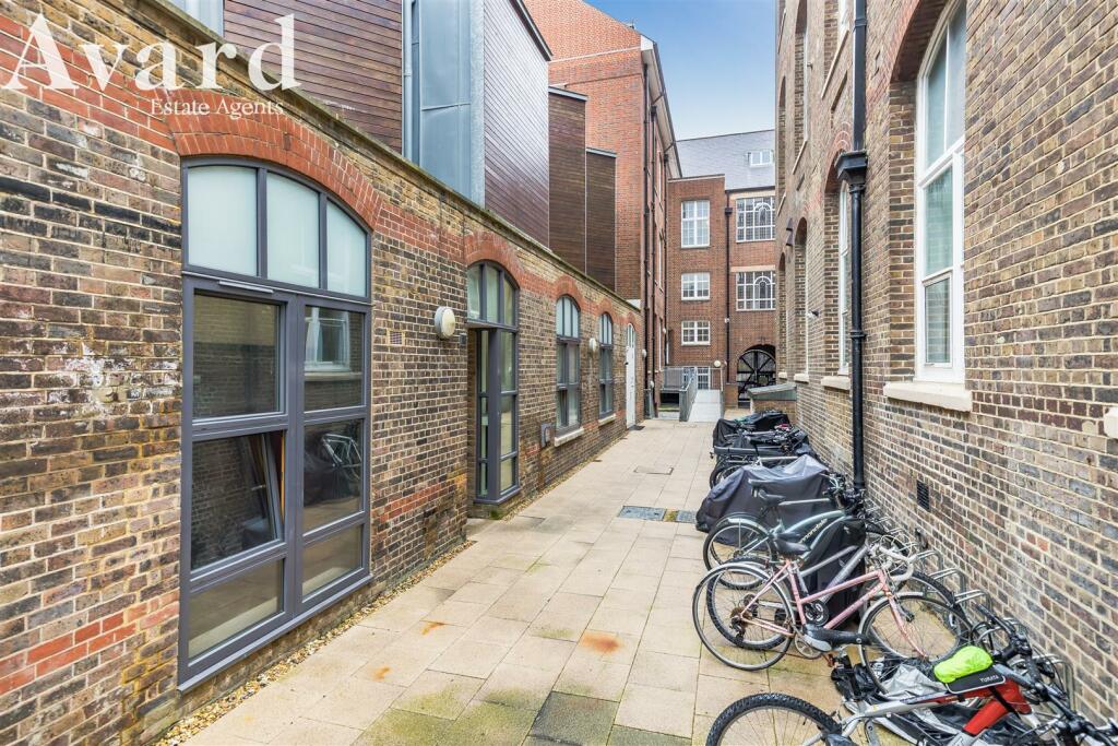 Old College House, 10A-16.JPG