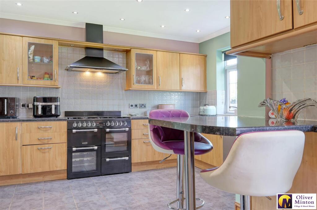 Kitchen / Breakfast Room