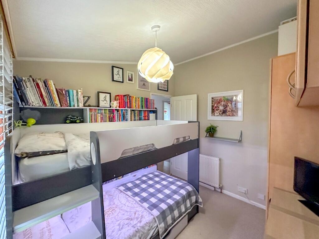 Bedrooom 2