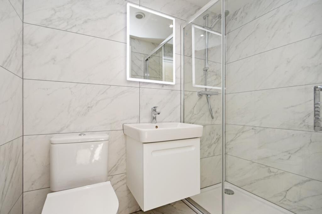 Master En-Suite
