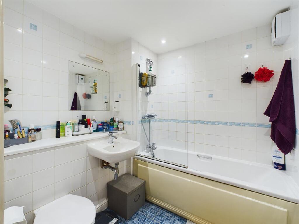 CAM02202G0-PR0281-STILL003.jpg