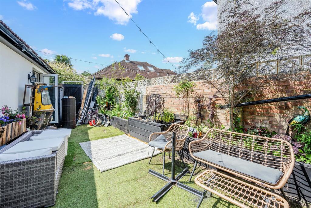 BRAMBLE WALK (2).jpg