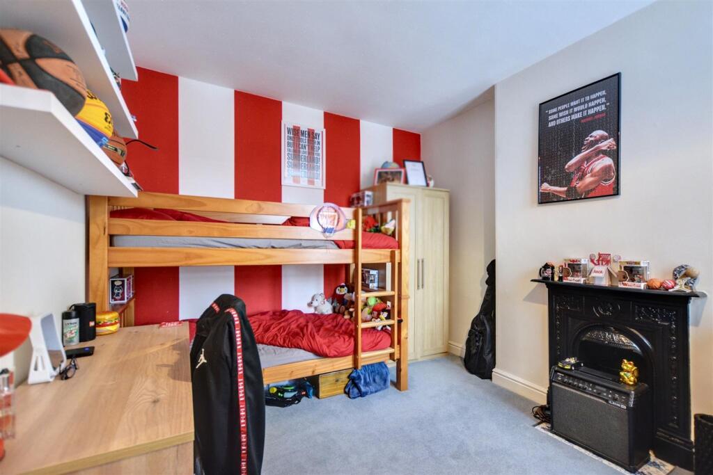 Bedroom 2_1.jpeg