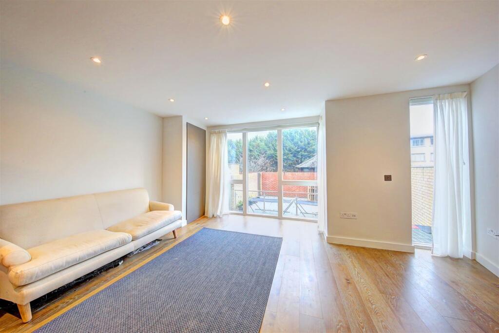 71a_balham_high_road_image7_12380_4.jpg