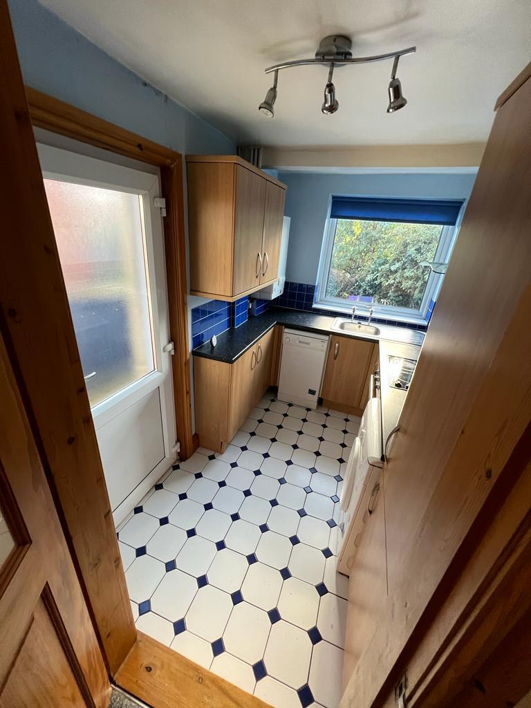 Kitchen 1.jpg
