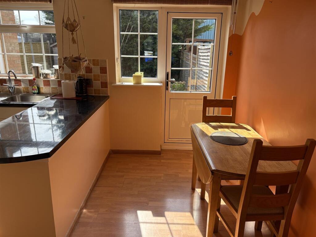 Dining Area.jpg