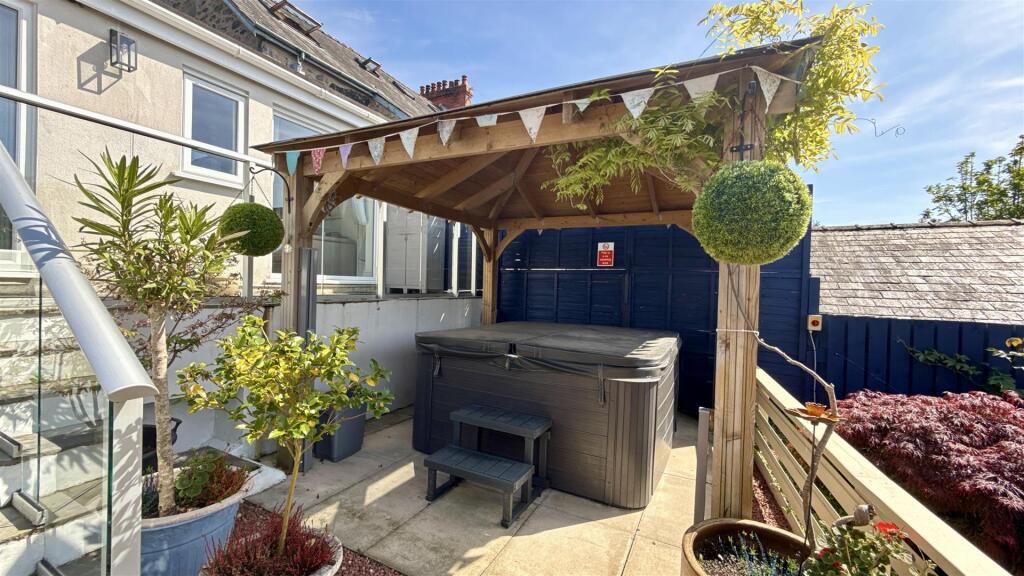 hot tub enclosure