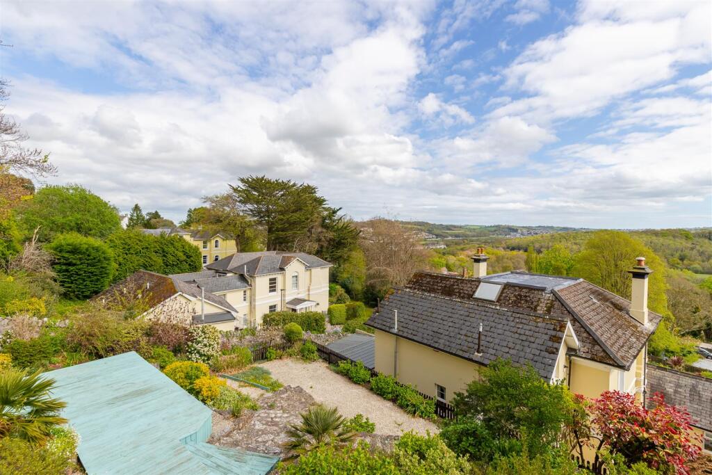 A08 - 26 College Road Newton Abbot - 250423.jpg