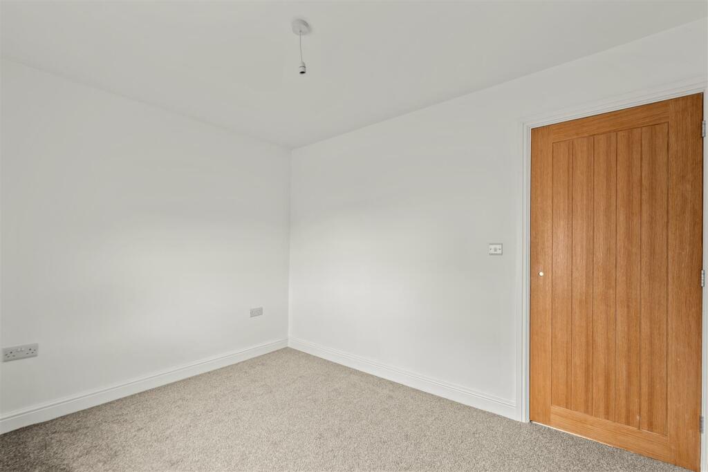 8 Bridle Road-23.jpg