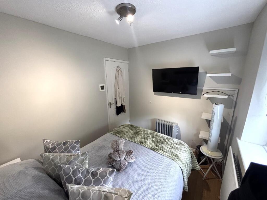 kingsford bedroom 2.jpg