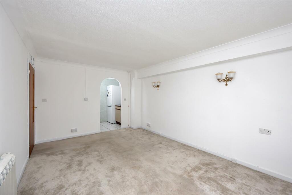 Living/dining room