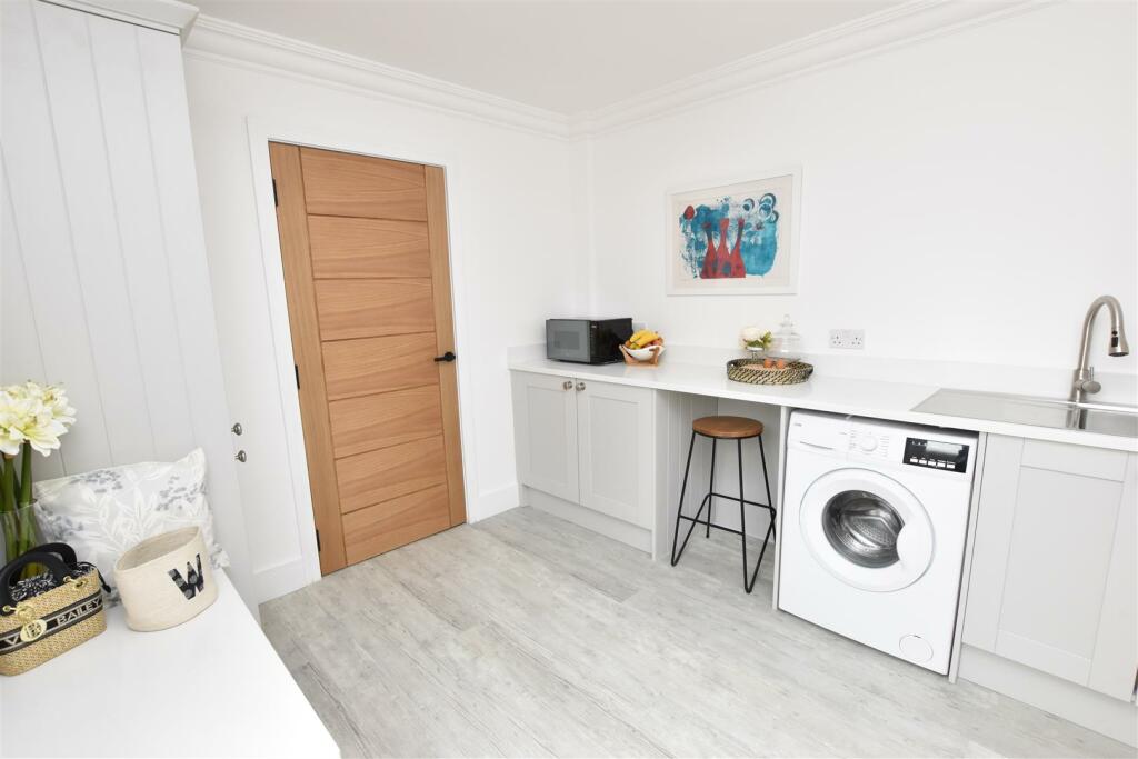 UTILITY ROOM/BOOT ROOM