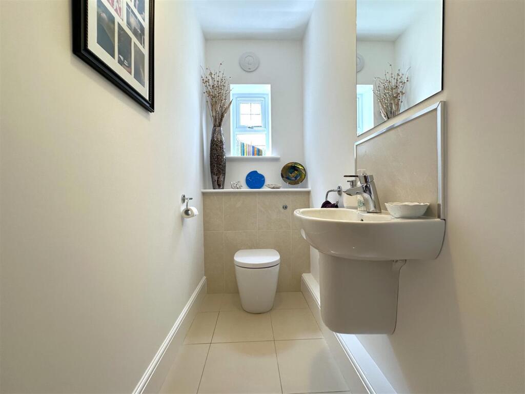 Ground Floor W.C 453