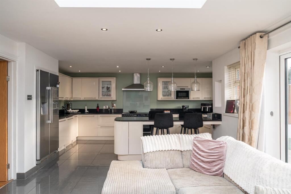 22-Richardson-Close-02588.jpg