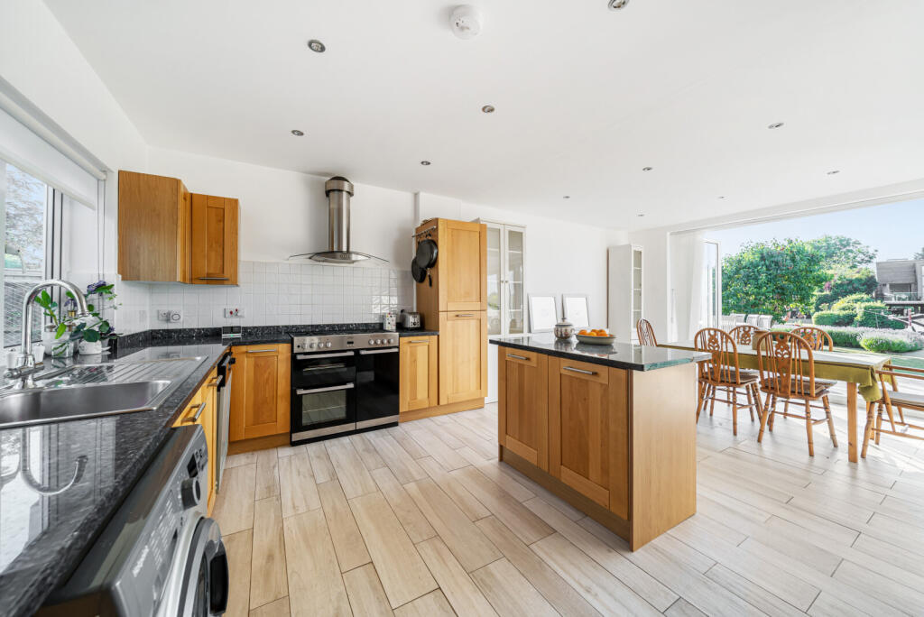 1313553-3-6855a42...