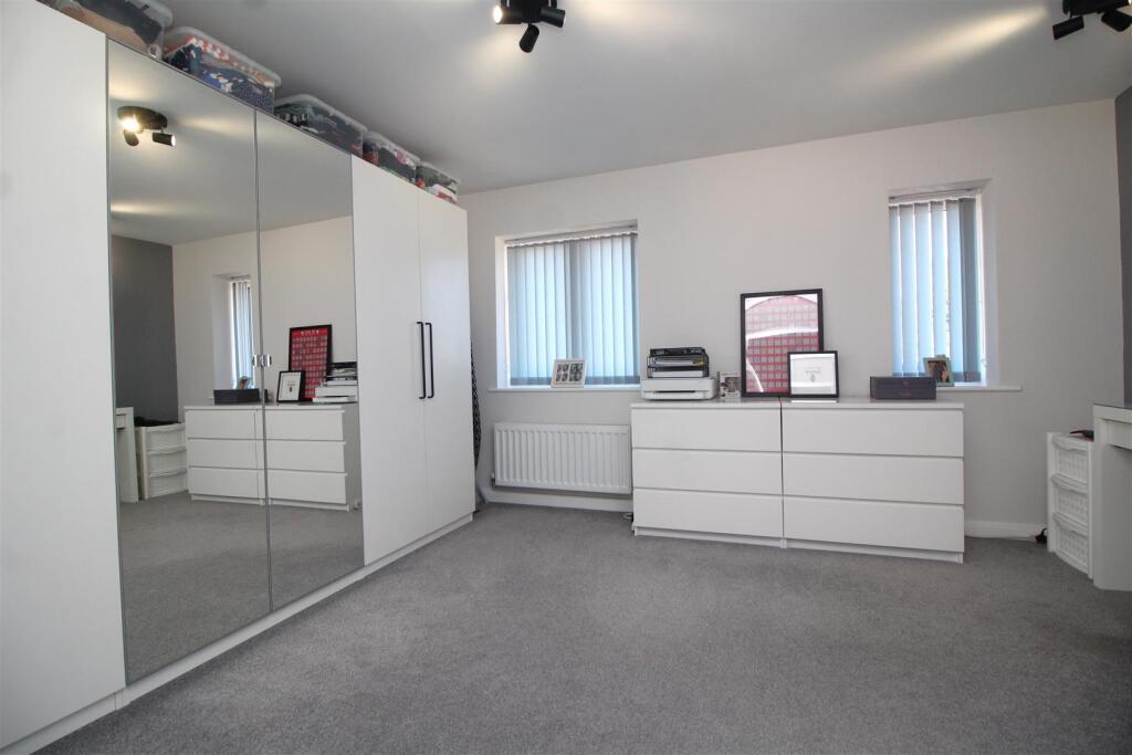 second bedroom 1 .JPG