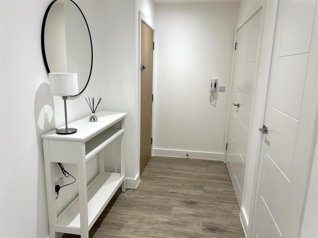 hallway 2.JPG